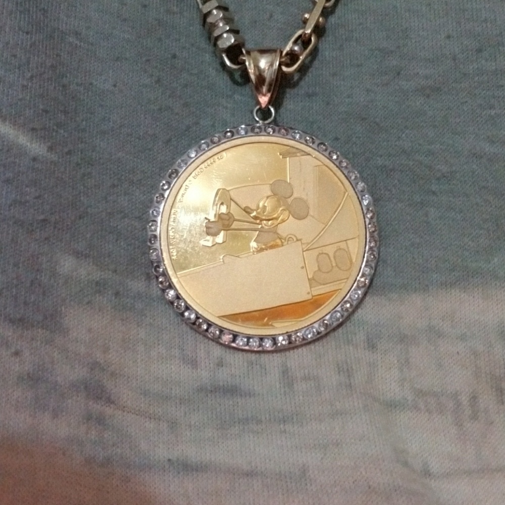 24k gold mickey mouse pendant charm - Picture 4 of 5